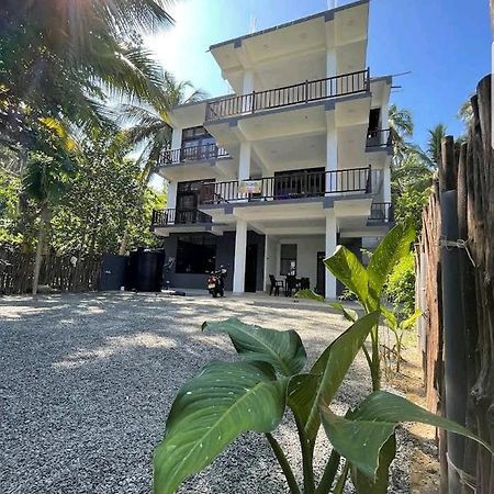 Hotel Waves Hiri Dikwella Sur Exterior foto