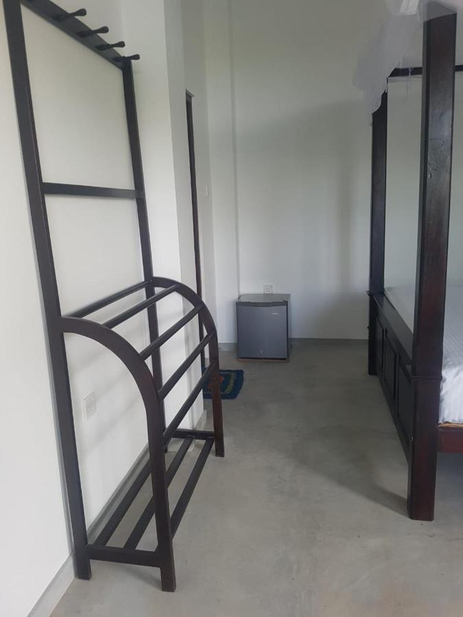 Hotel Waves Hiri Dikwella Sur Exterior foto