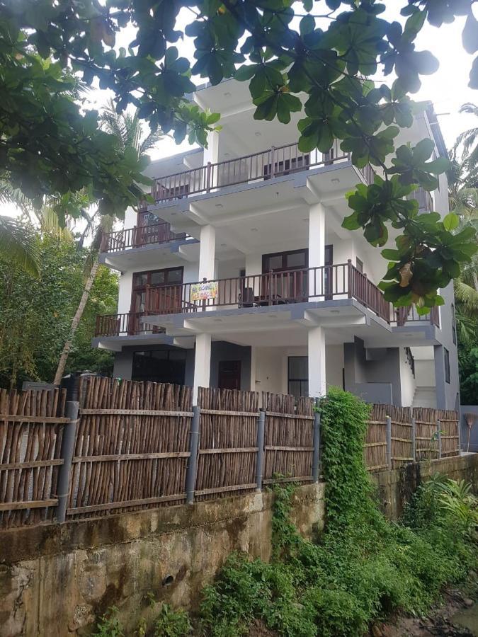 Hotel Waves Hiri Dikwella Sur Exterior foto