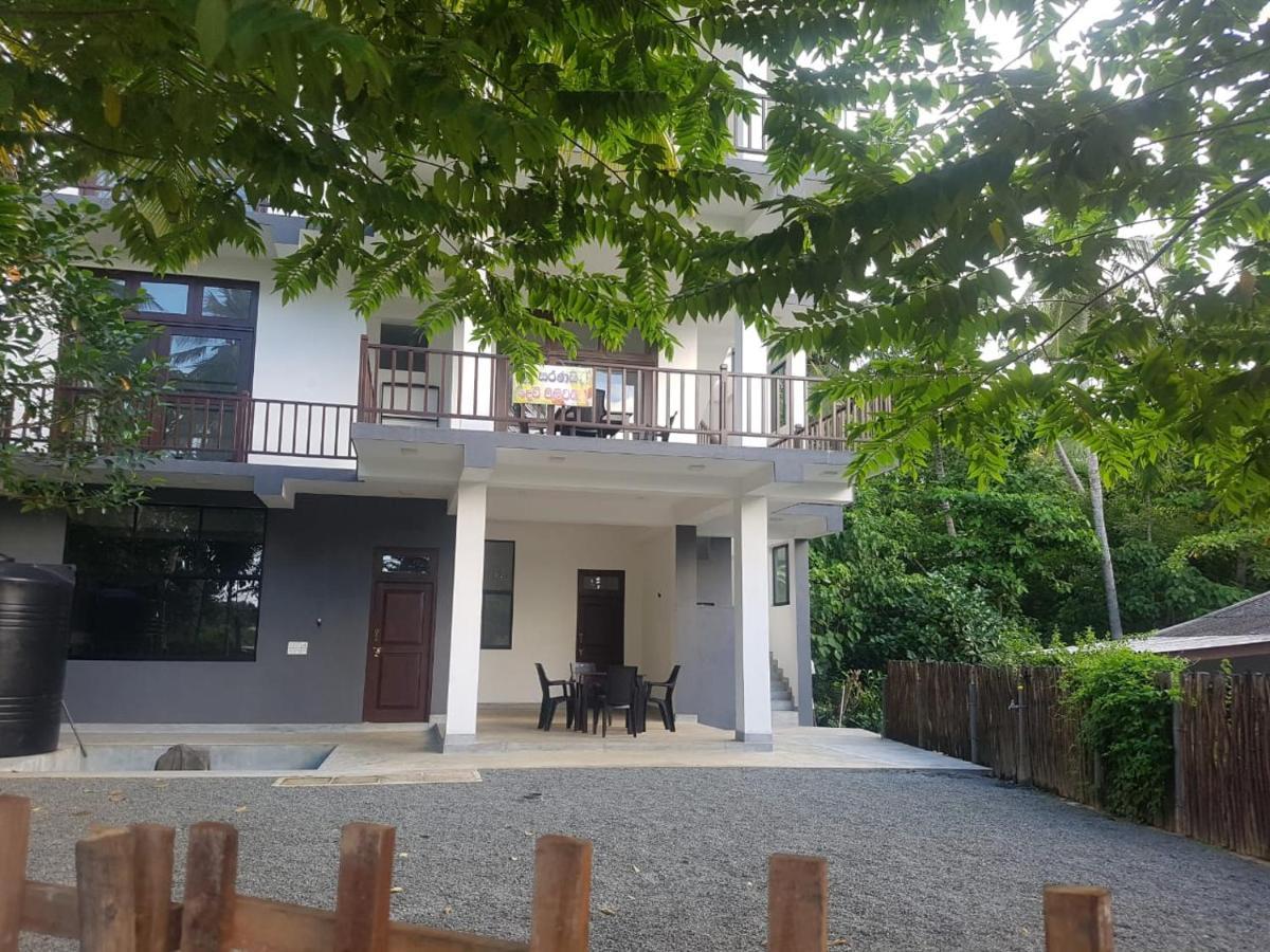 Hotel Waves Hiri Dikwella Sur Exterior foto