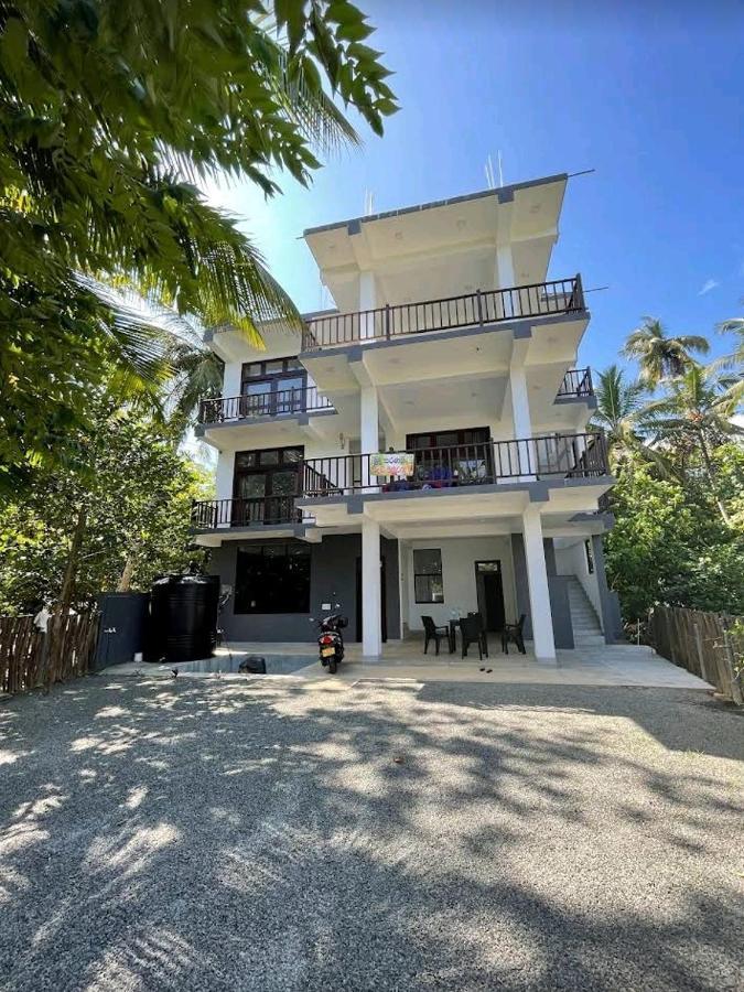 Hotel Waves Hiri Dikwella Sur Exterior foto
