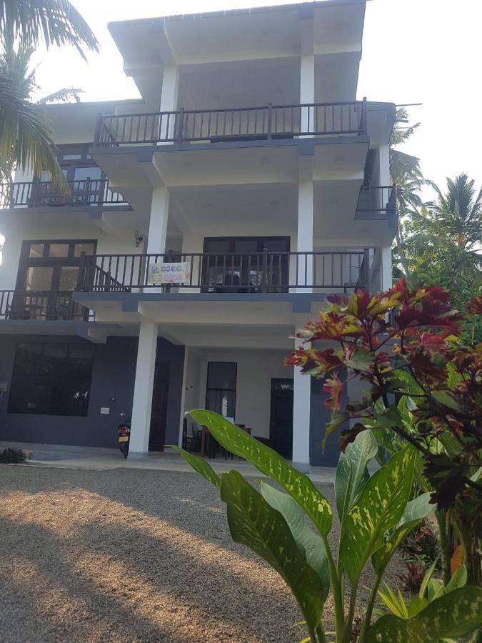Hotel Waves Hiri Dikwella Sur Exterior foto
