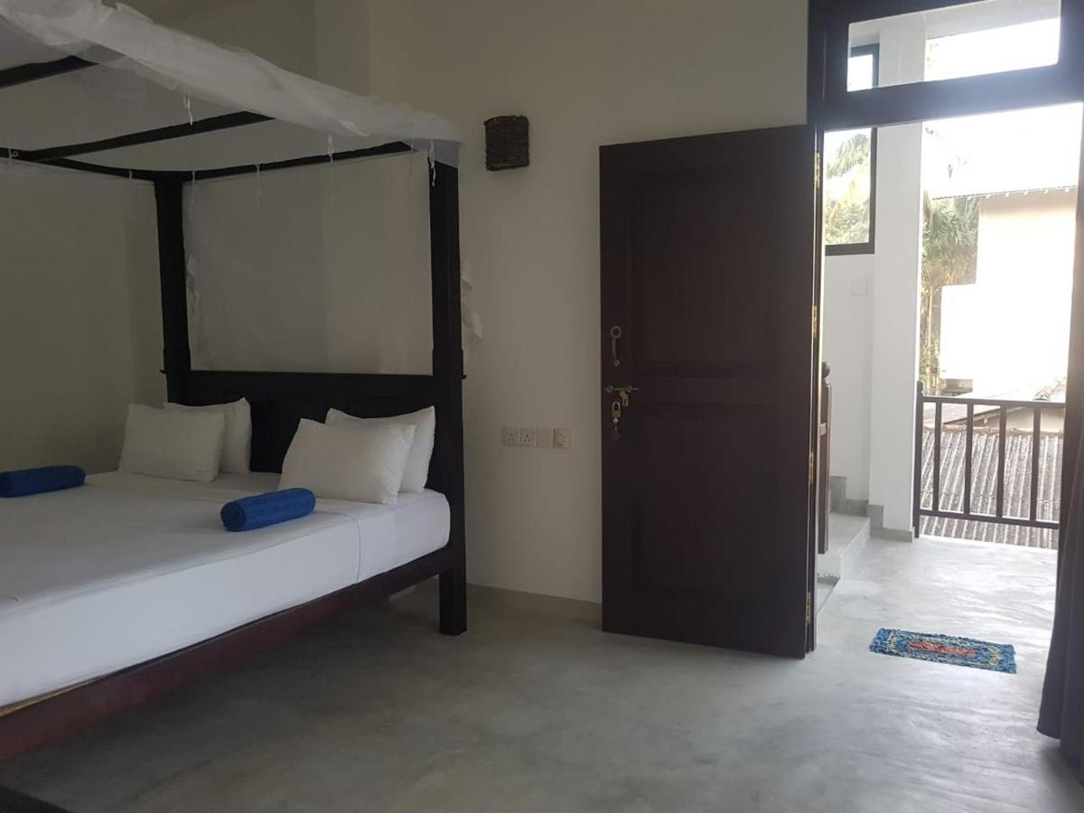 Hotel Waves Hiri Dikwella Sur Exterior foto