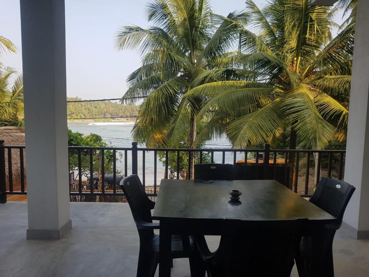 Hotel Waves Hiri Dikwella Sur Exterior foto