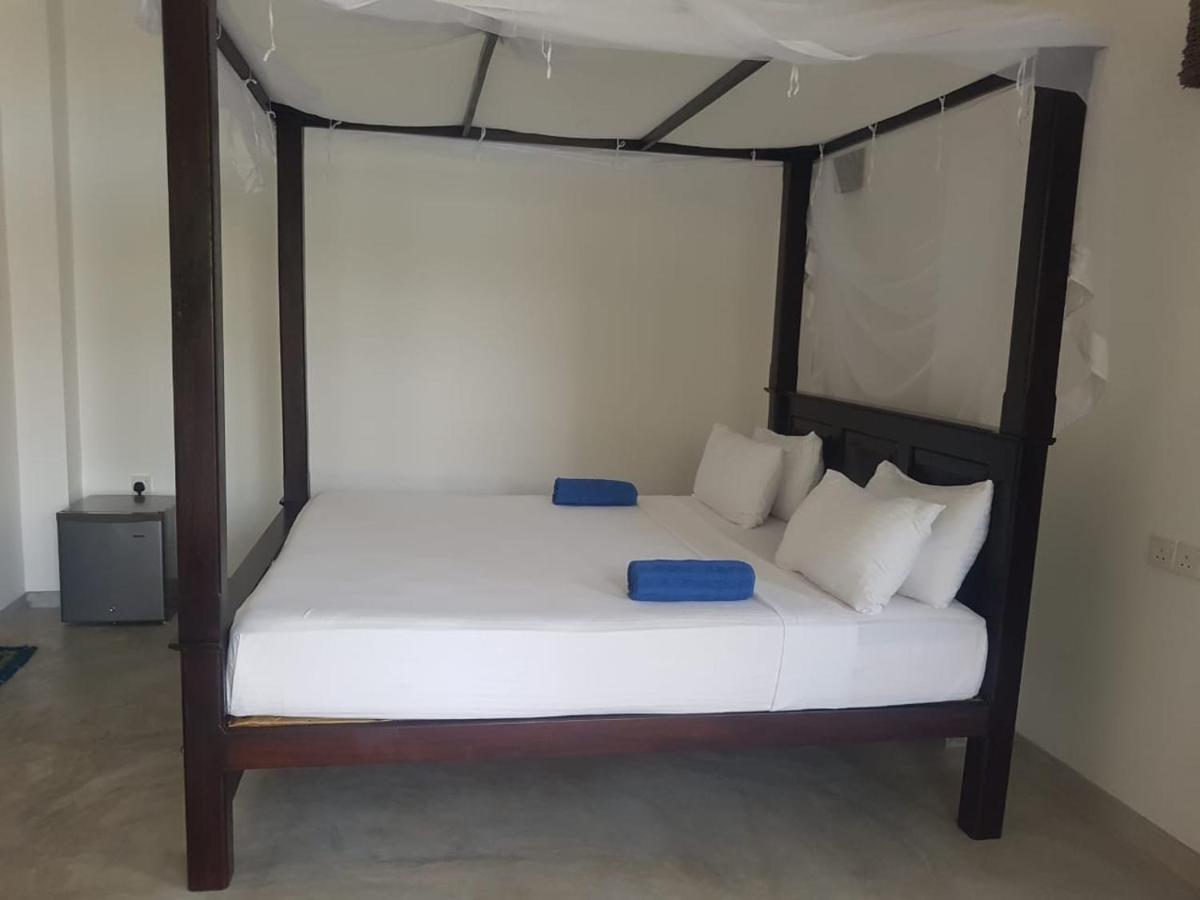 Hotel Waves Hiri Dikwella Sur Exterior foto