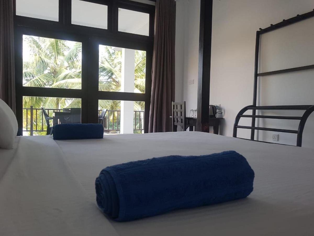 Hotel Waves Hiri Dikwella Sur Exterior foto