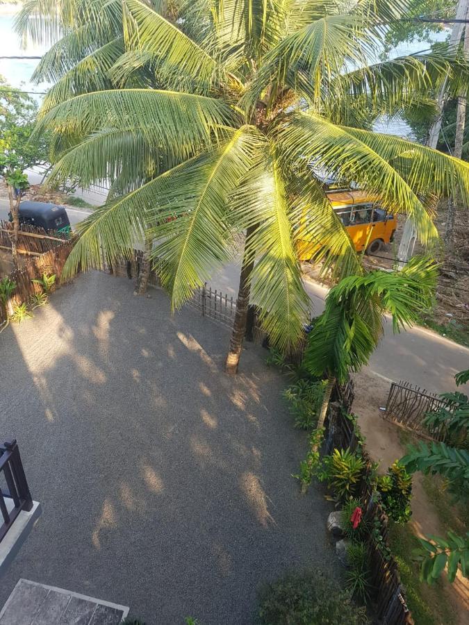 Hotel Waves Hiri Dikwella Sur Exterior foto