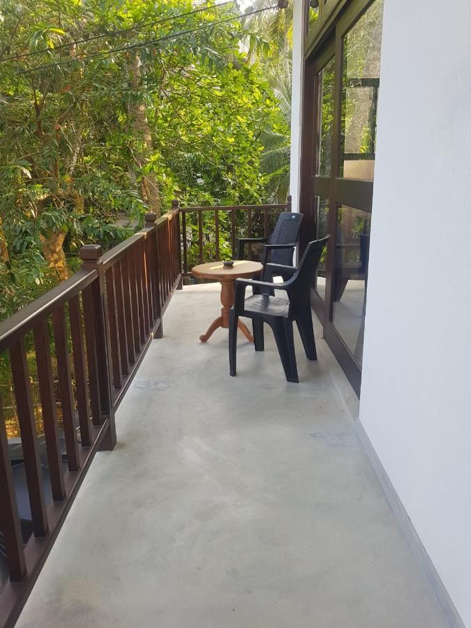 Hotel Waves Hiri Dikwella Sur Exterior foto